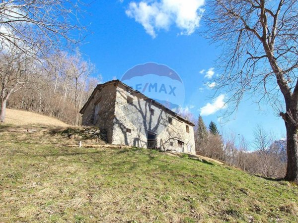 casa indipendente in vendita a Valtorta
