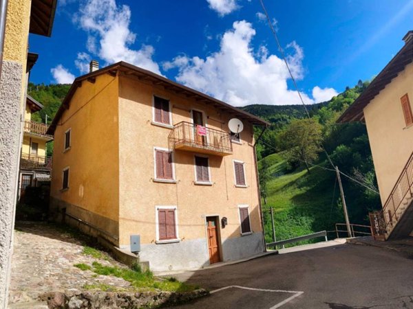 casa indipendente in vendita a Valtorta