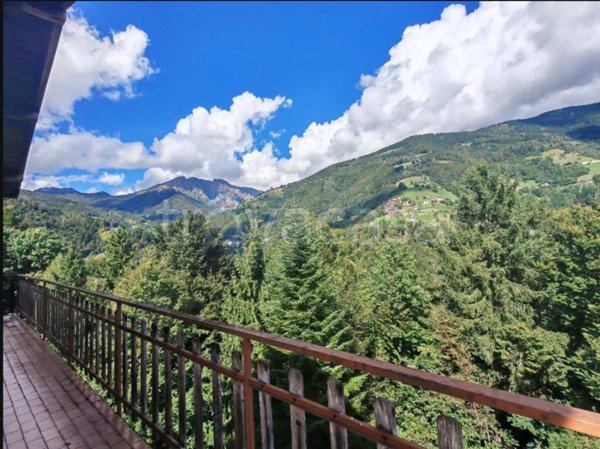 casa indipendente in vendita a Valtorta