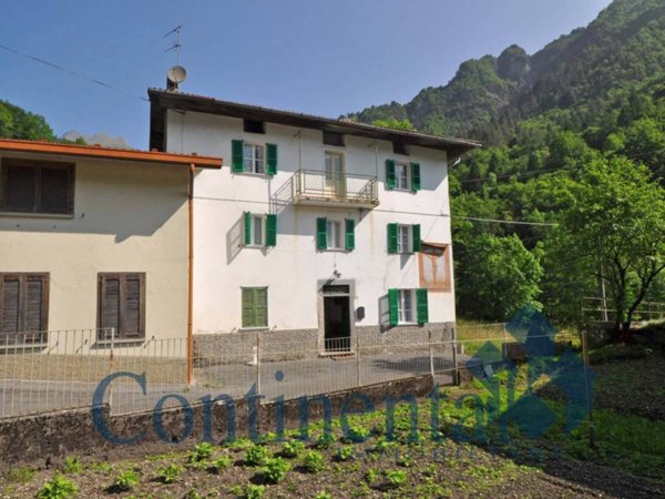 casa indipendente in vendita a Valtorta