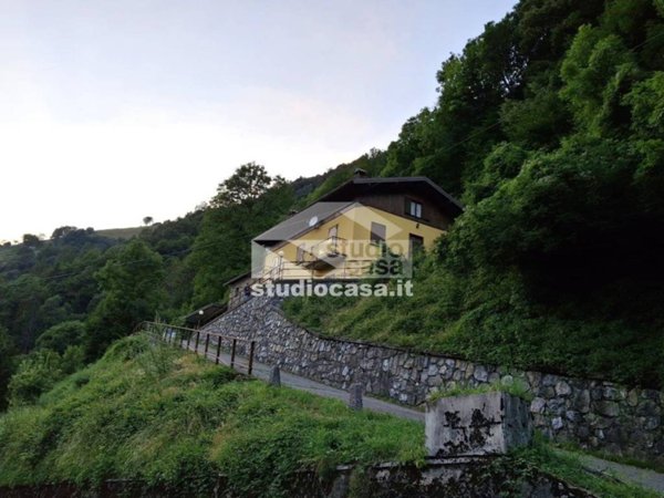 casa indipendente in vendita a Valtorta