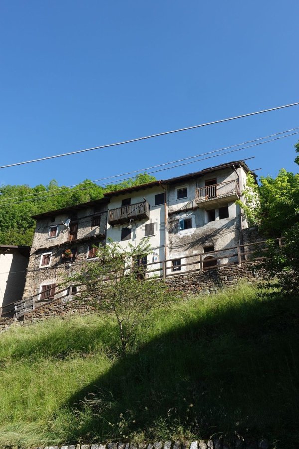 appartamento in vendita a Valtorta in zona Cantello