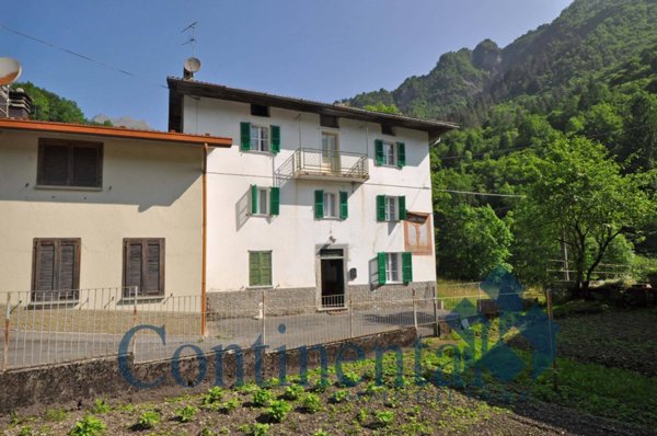 casa indipendente in vendita a Valtorta