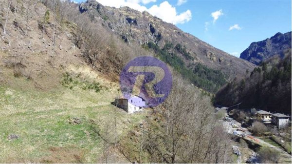 casa indipendente in vendita a Valtorta in zona Rava