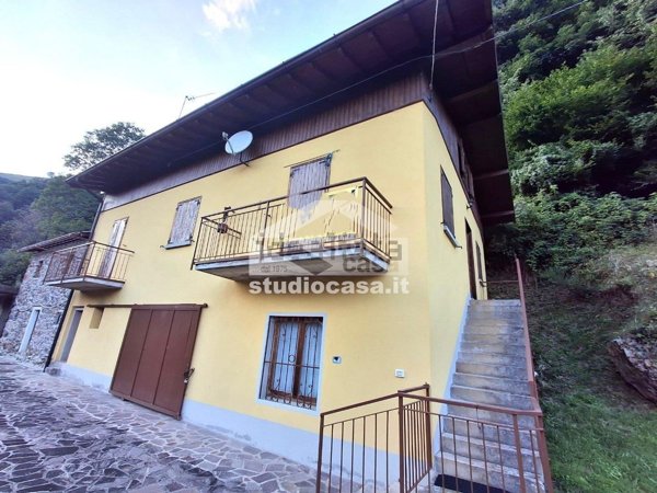 casa indipendente in vendita a Valtorta