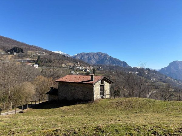 casa indipendente in vendita a Vedeseta