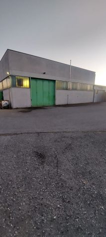 locale commerciale in vendita a Verdellino