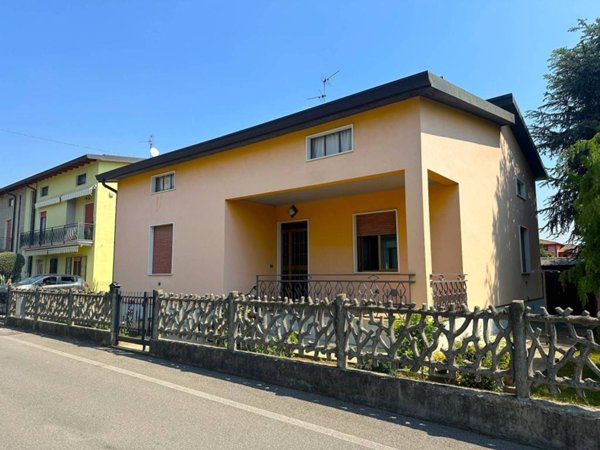 casa indipendente in vendita a Verdellino