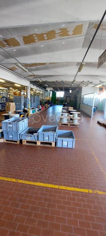 locale commerciale in vendita a Verdellino