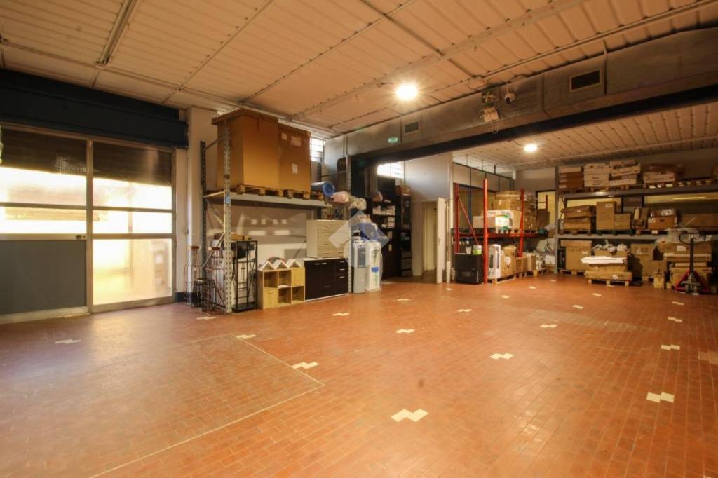 locale commerciale in vendita a Verdellino