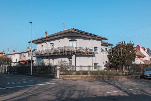 casa indipendente in vendita a Verdellino