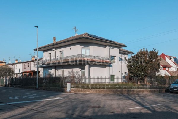 casa indipendente in vendita a Verdellino