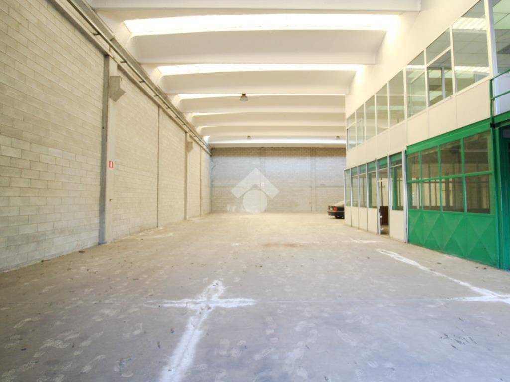 capannone in vendita a Verdellino