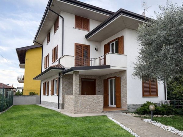 casa indipendente in vendita a Verdellino