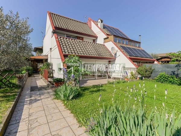 casa indipendente in vendita a Verdellino
