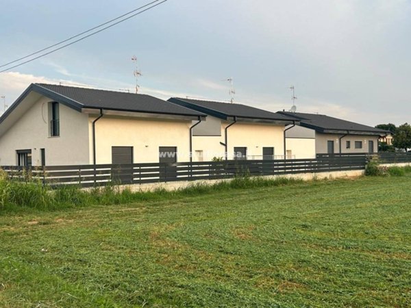 casa indipendente in vendita a Verdello
