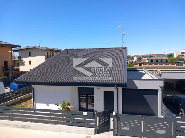 casa indipendente in vendita a Verdello