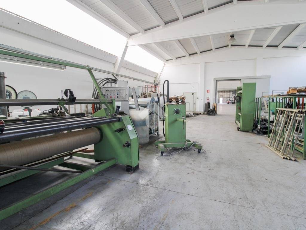 locale commerciale in vendita a Verdello