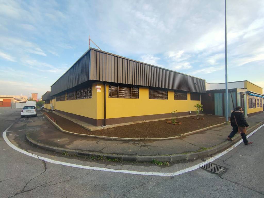 locale commerciale in vendita a Verdello