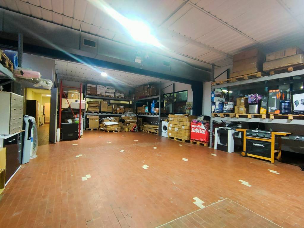 locale commerciale in vendita a Verdello