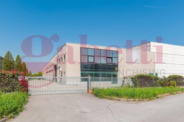 locale di sgombero in vendita a Verdello