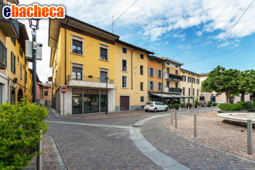 locale commerciale in vendita a Verdello