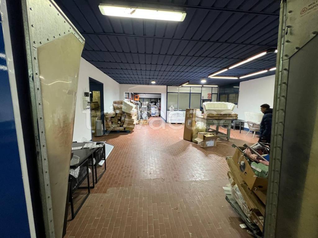 locale commerciale in vendita a Verdello