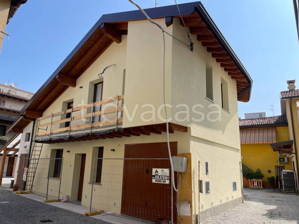 casa indipendente in vendita a Verdello