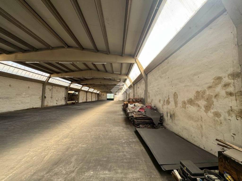 locale commerciale in vendita a Verdello