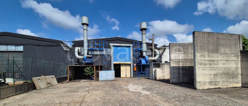 locale commerciale in vendita a Verdello