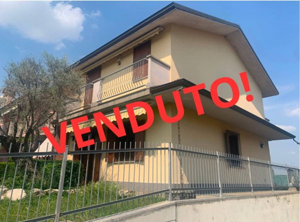 casa indipendente in vendita a Verdello