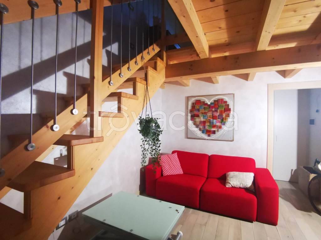casa indipendente in vendita a Vertova