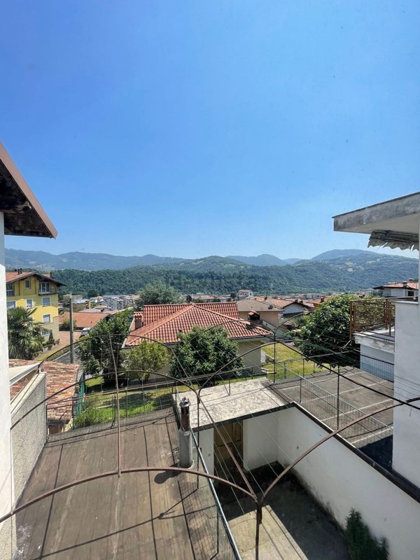 appartamento in vendita a Vertova