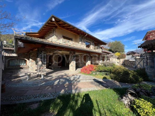 casa indipendente in vendita a Vertova