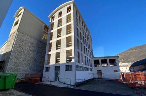 intera palazzina in vendita a Vertova