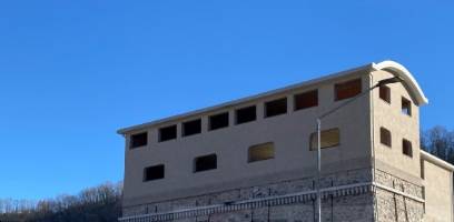 intera palazzina in vendita a Vertova