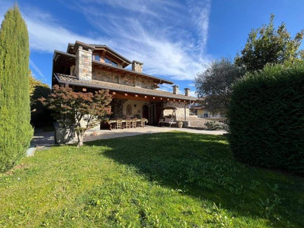 casa indipendente in vendita a Vertova
