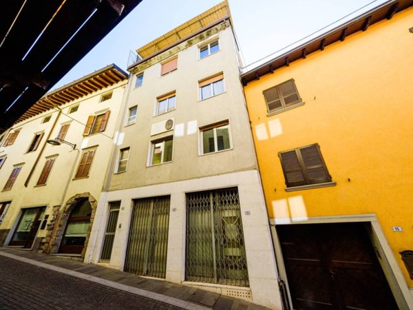 negozio in vendita a Vertova