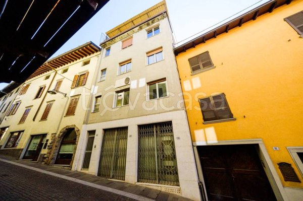 negozio in vendita a Vertova