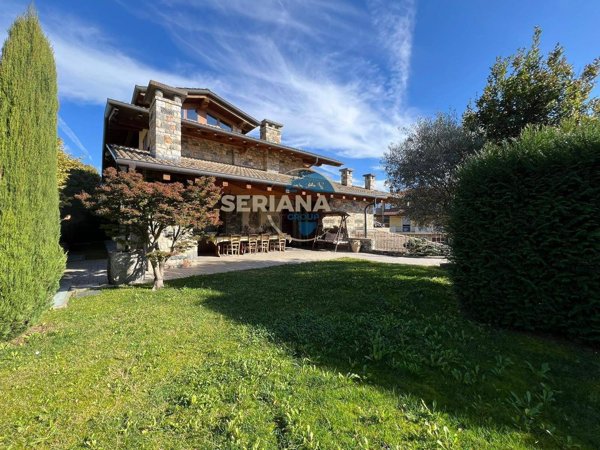 casa indipendente in vendita a Vertova