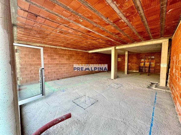 negozio in vendita a Vertova