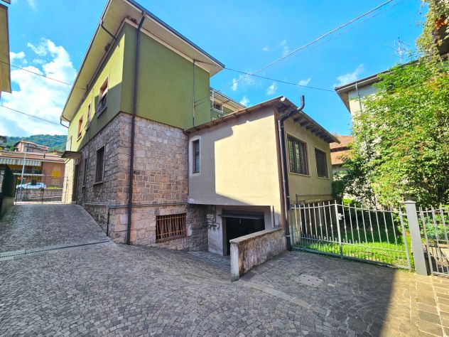 casa indipendente in vendita a Vertova