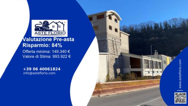 locale commerciale in vendita a Vertova