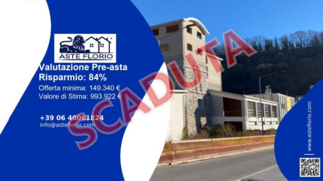 locale commerciale in vendita a Vertova