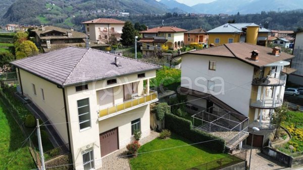 casa indipendente in vendita a Vertova
