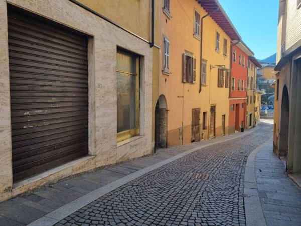 negozio in vendita a Vertova