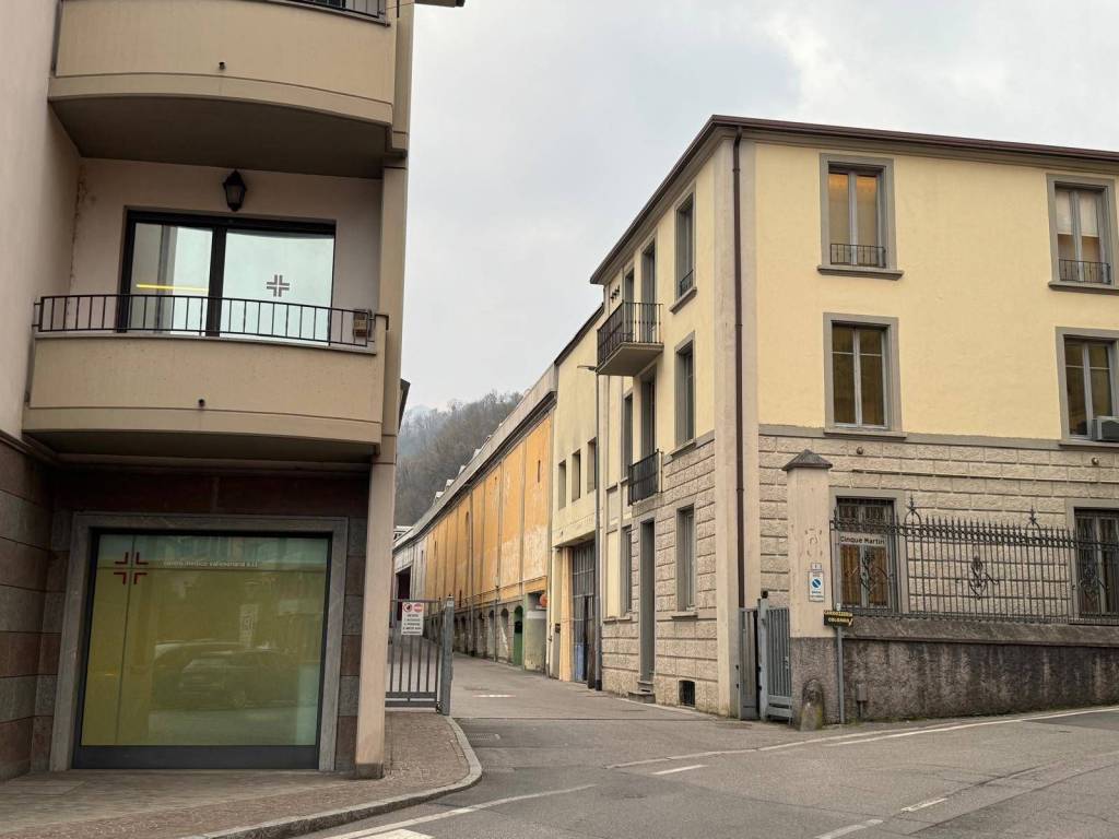 negozio in vendita a Vertova