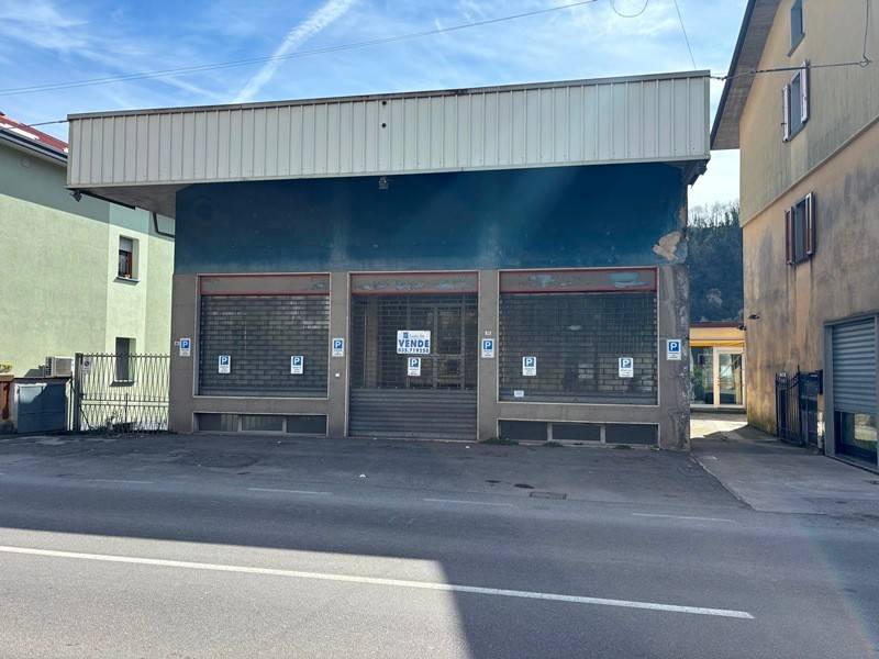 locale commerciale in vendita a Vertova