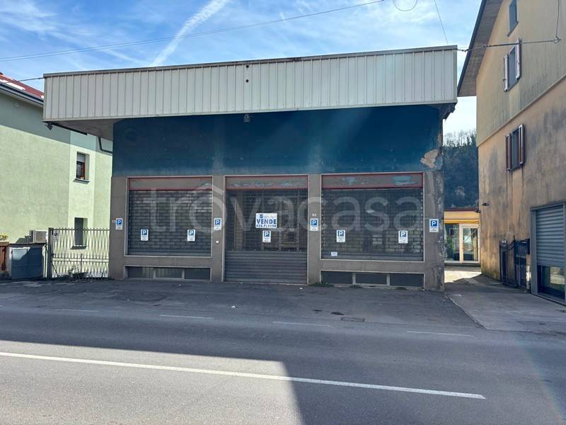 locale commerciale in vendita a Vertova