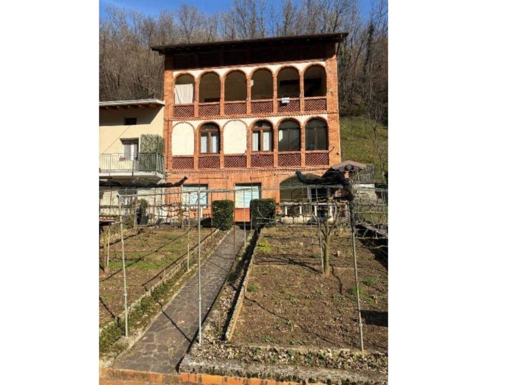 casa indipendente in vendita a Vertova